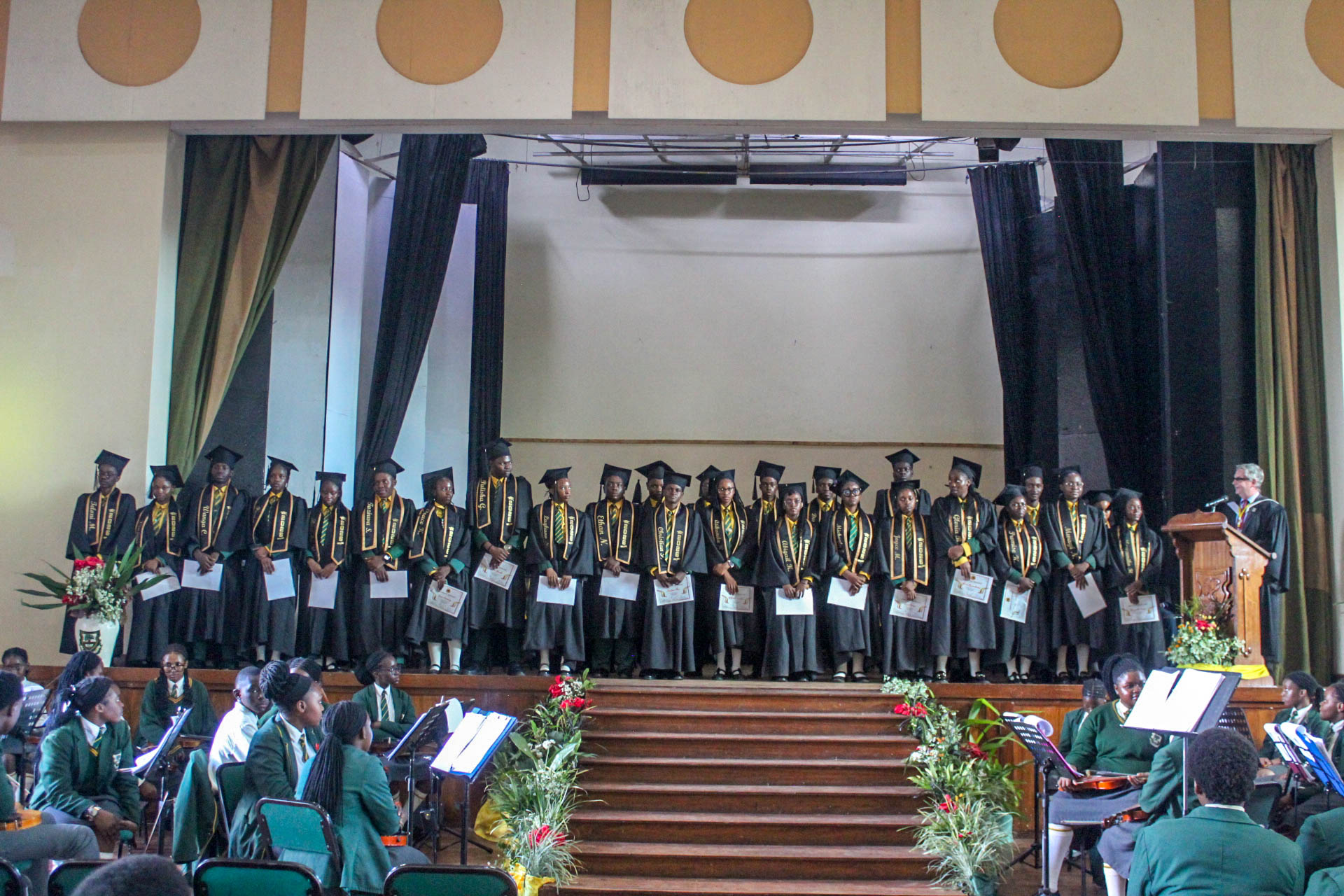 UPPER-6 GRADUATION - Image 8
